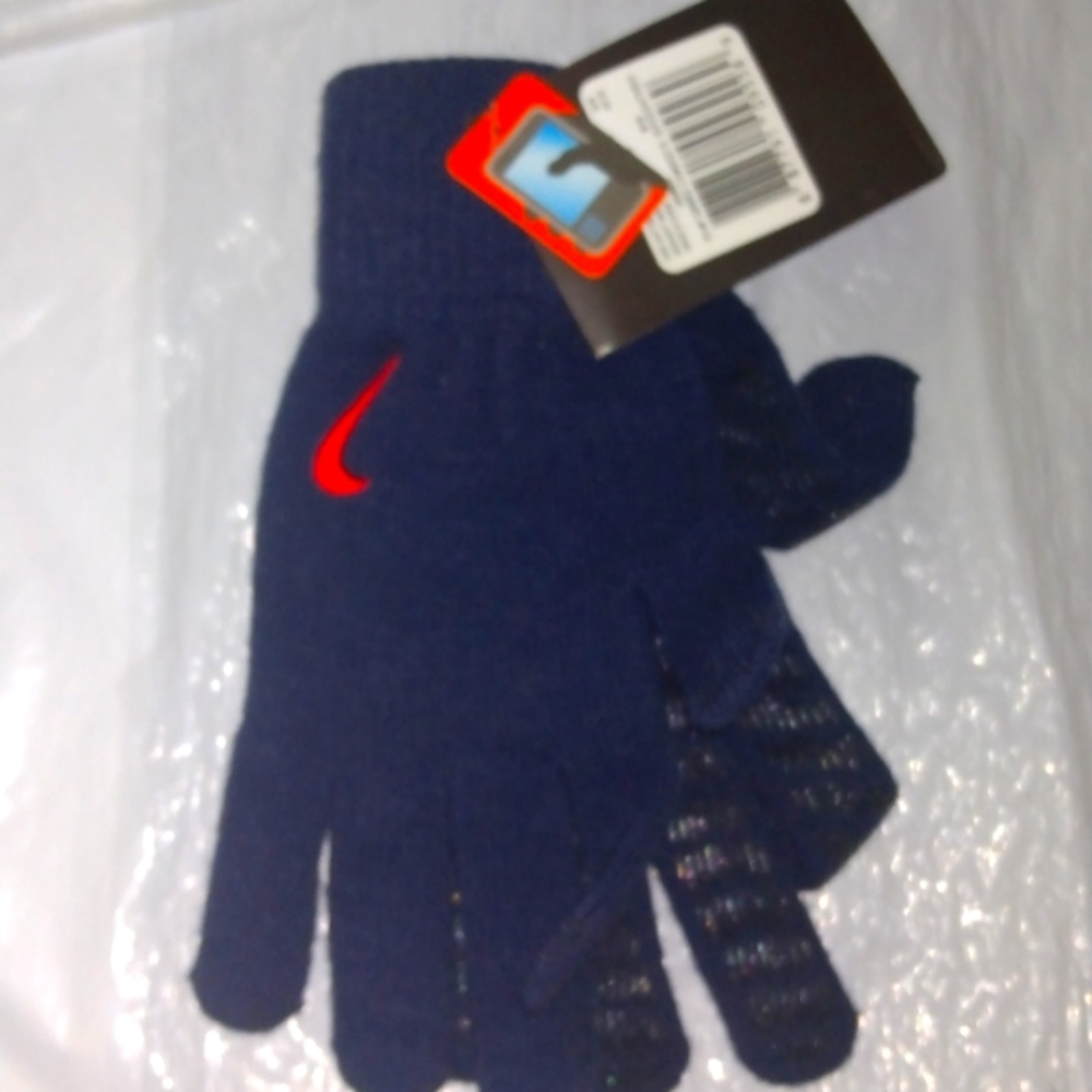 Nike knitted tech and grip gloves
